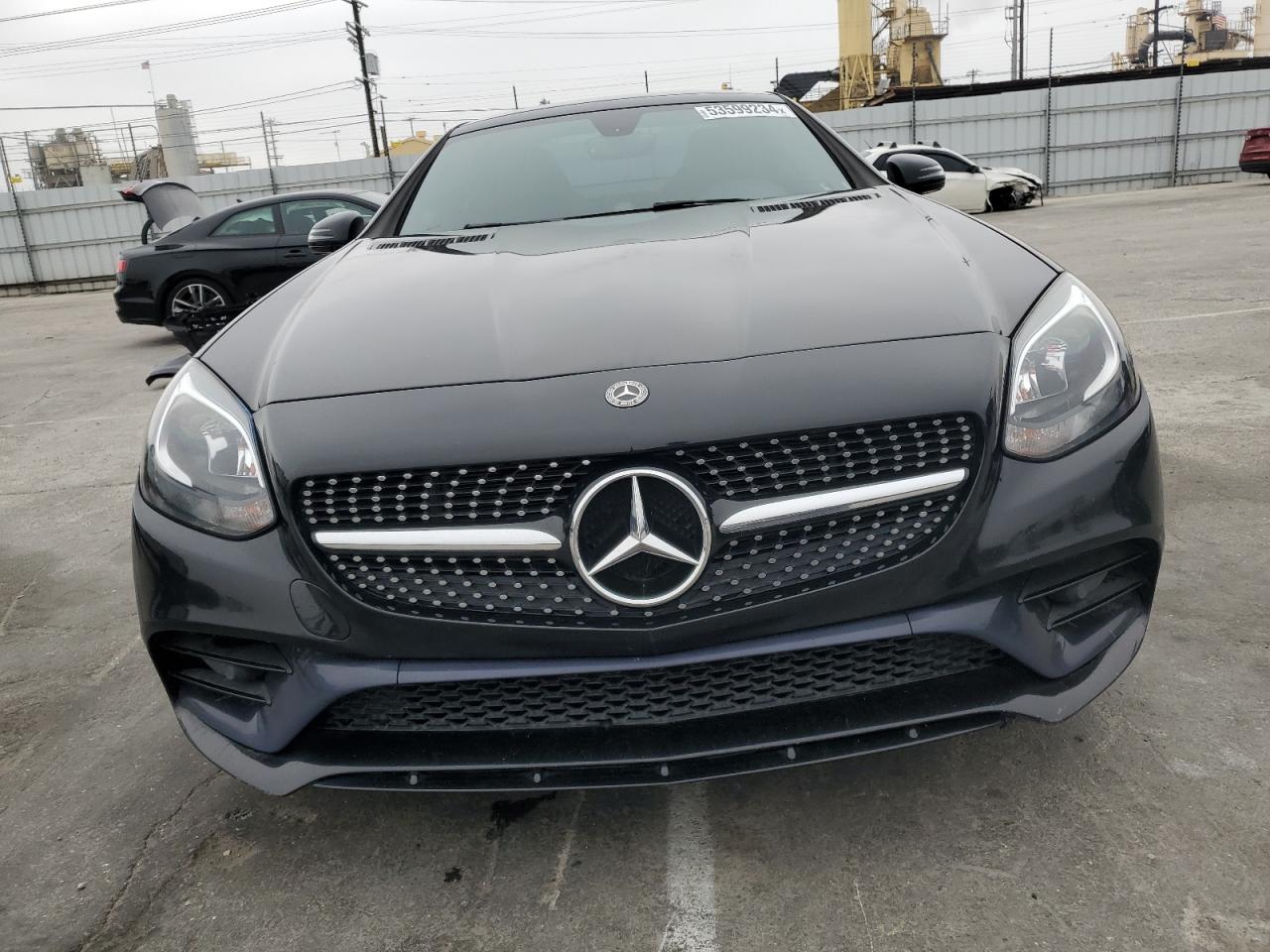 Автомобиль MERCEDES-BENZ SLC 300 2020 | GrandCar Автомобиль MERCEDES-BENZ SLC 300 2020 | GrandCar