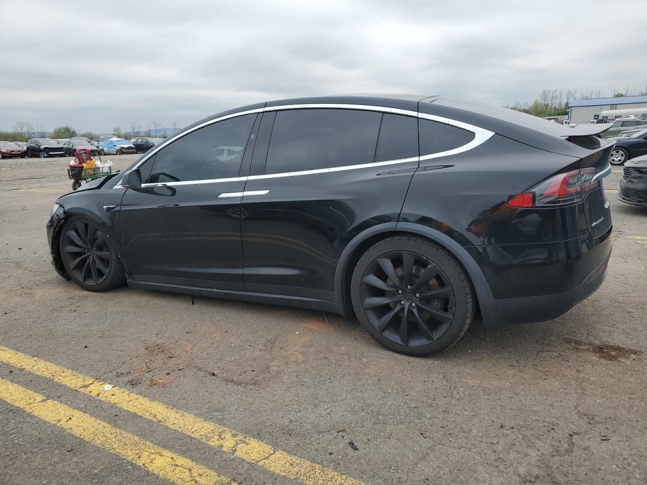 Автомобіль TESLA MODEL X 2018 | GrandCar Автомобіль TESLA MODEL X 2018 | GrandCar