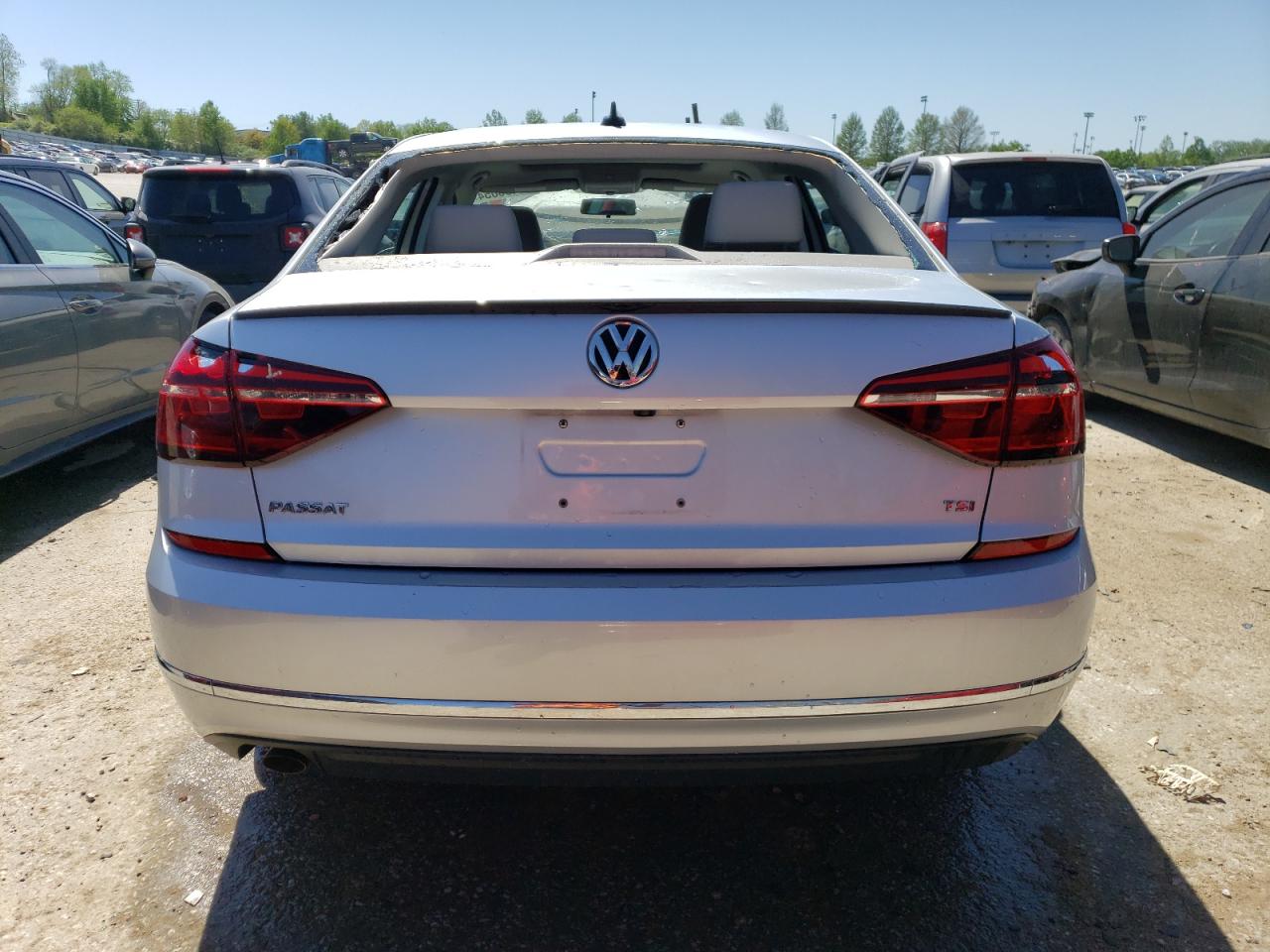 Автомобиль VOLKSWAGEN PASSAT WOLFSBURG 2019 | GrandCar Автомобиль VOLKSWAGEN PASSAT WOLFSBURG 2019 | GrandCar