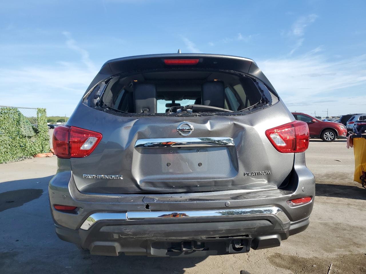 Автомобіль NISSAN PATHFINDER PLATINUM 2020 | GrandCar Автомобіль NISSAN PATHFINDER PLATINUM 2020 | GrandCar