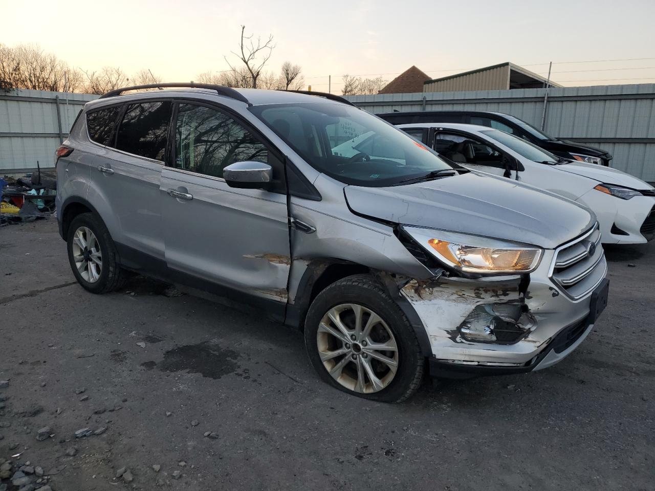 Автомобиль FORD ESCAPE SE 2018 | GrandCar Автомобиль FORD ESCAPE SE 2018 | GrandCar