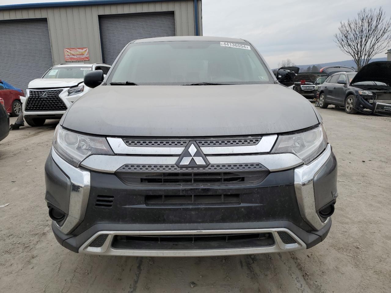 Автомобиль MITSUBISHI OUTLANDER SE 2020 | GrandCar Автомобиль MITSUBISHI OUTLANDER SE 2020 | GrandCar