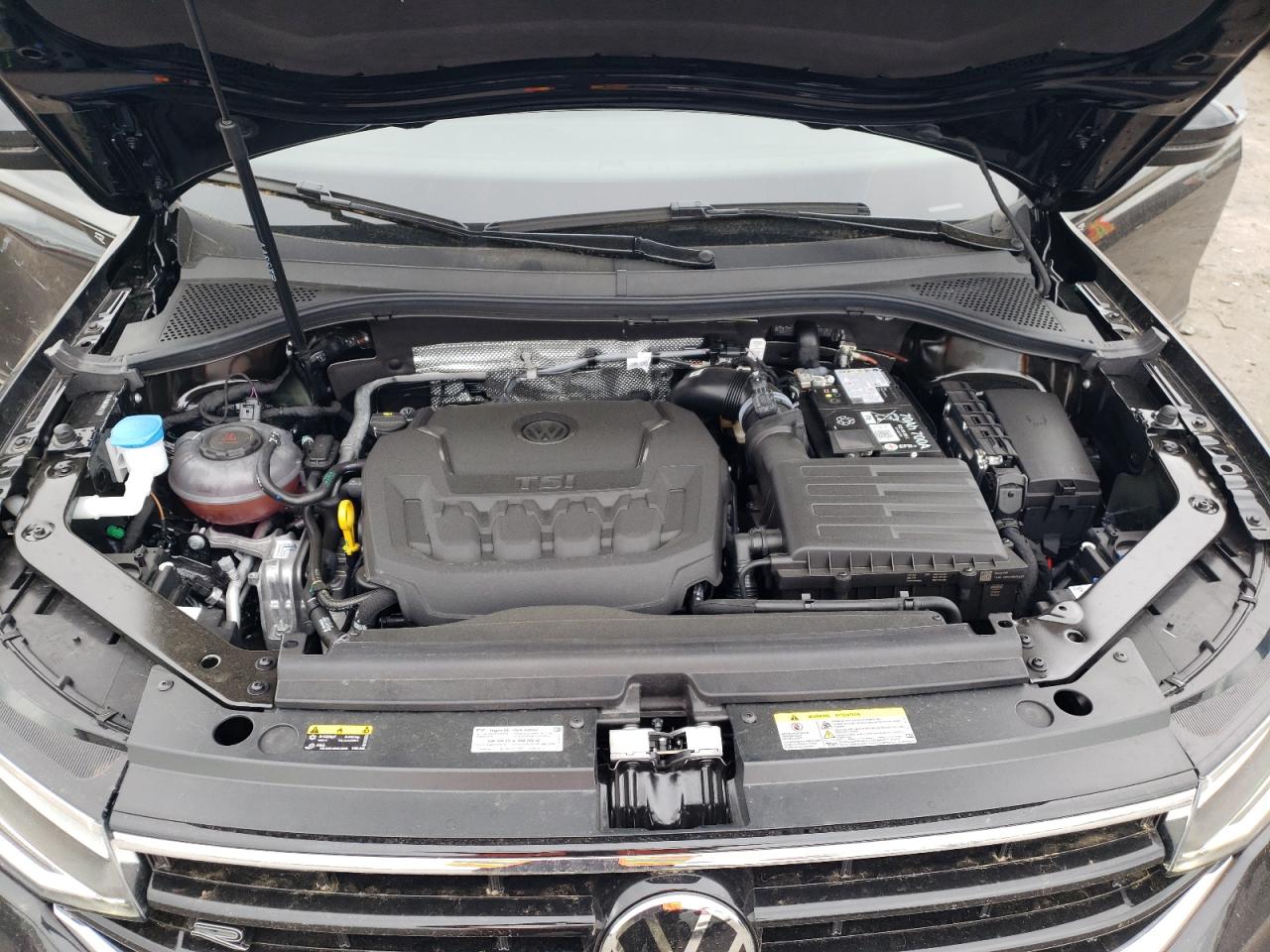 Автомобиль VOLKSWAGEN TIGUAN SE R-LINE BLACK 2024 | GrandCar Автомобиль VOLKSWAGEN TIGUAN SE R-LINE BLACK 2024 | GrandCar