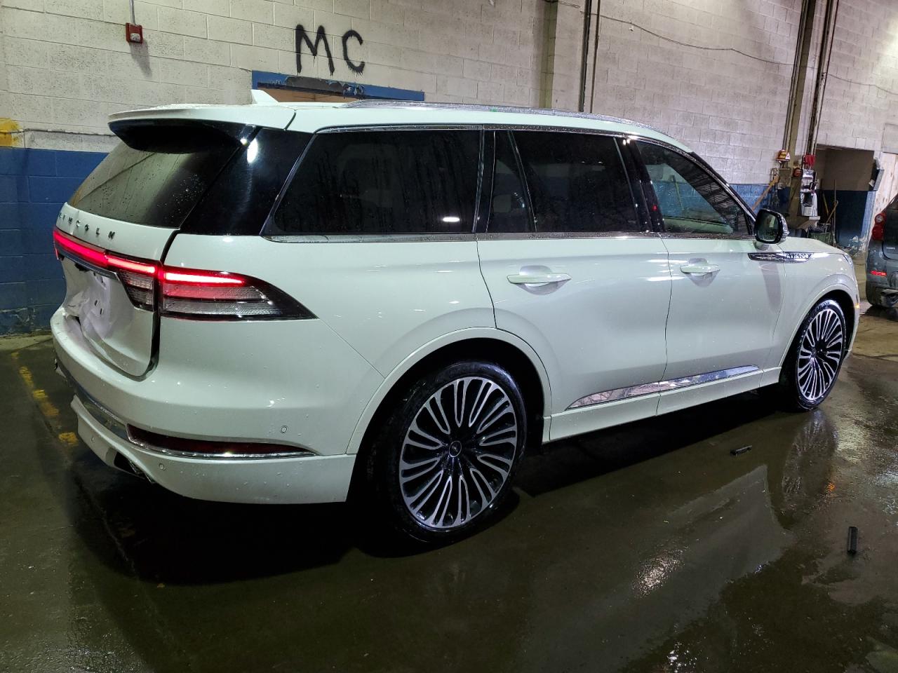Автомобіль LINCOLN AVIATOR BLACK LABEL 2020 | GrandCar Автомобіль LINCOLN AVIATOR BLACK LABEL 2020 | GrandCar