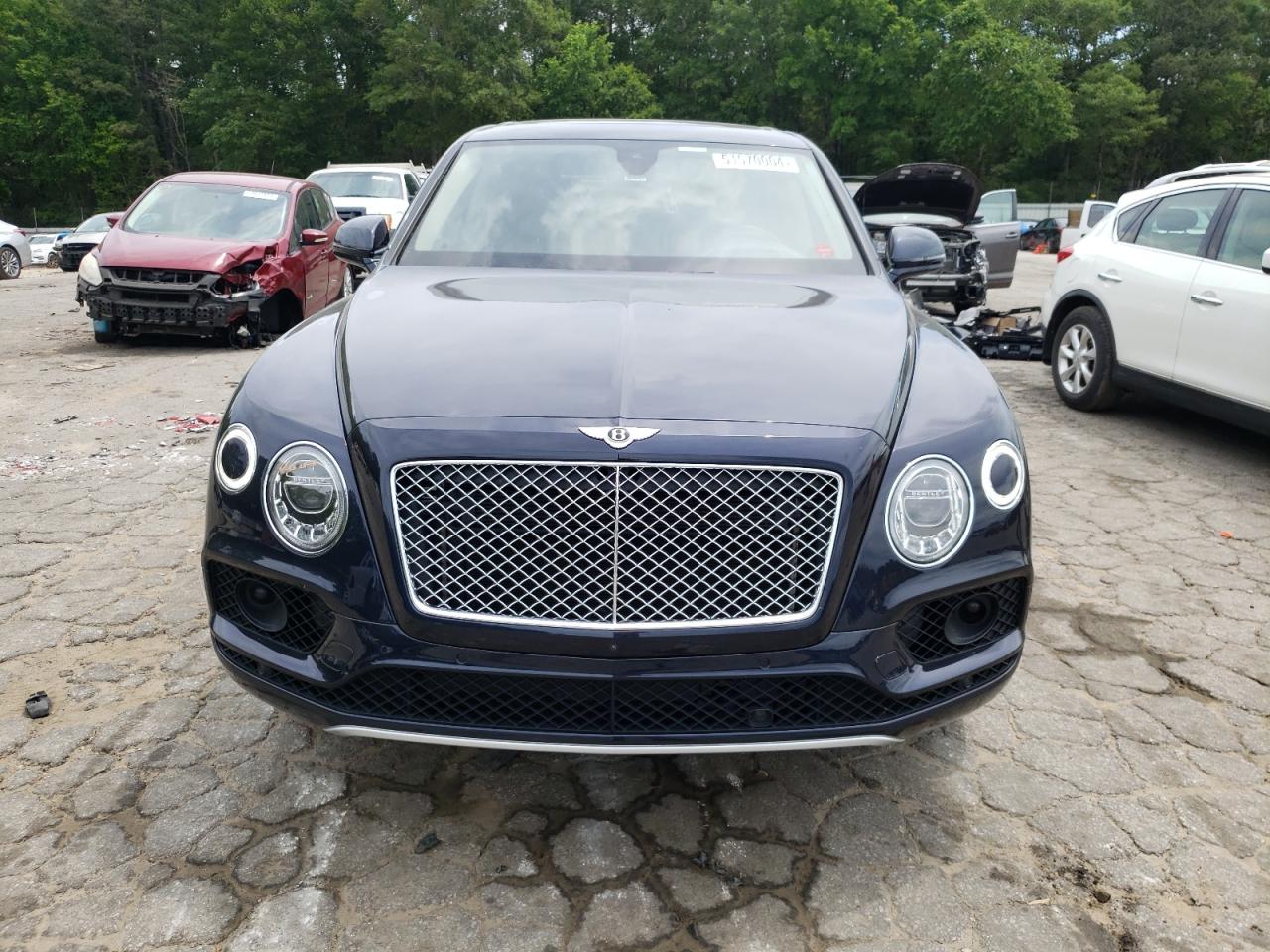 Автомобиль BENTLEY BENTAYGA 2018 | GrandCar Автомобиль BENTLEY BENTAYGA 2018 | GrandCar
