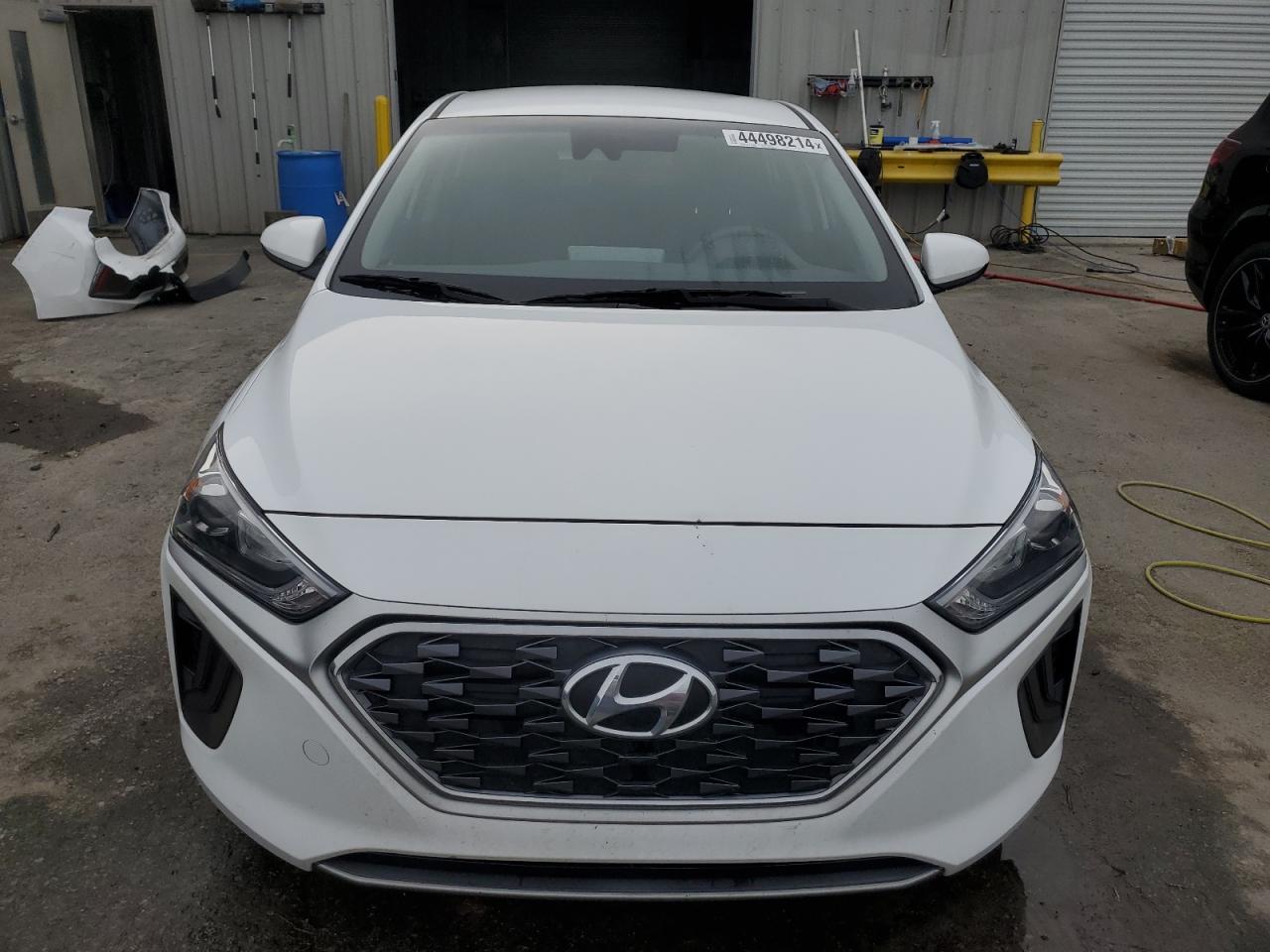 Автомобиль HYUNDAI IONIQ BLUE 2020 | GrandCar Автомобиль HYUNDAI IONIQ BLUE 2020 | GrandCar