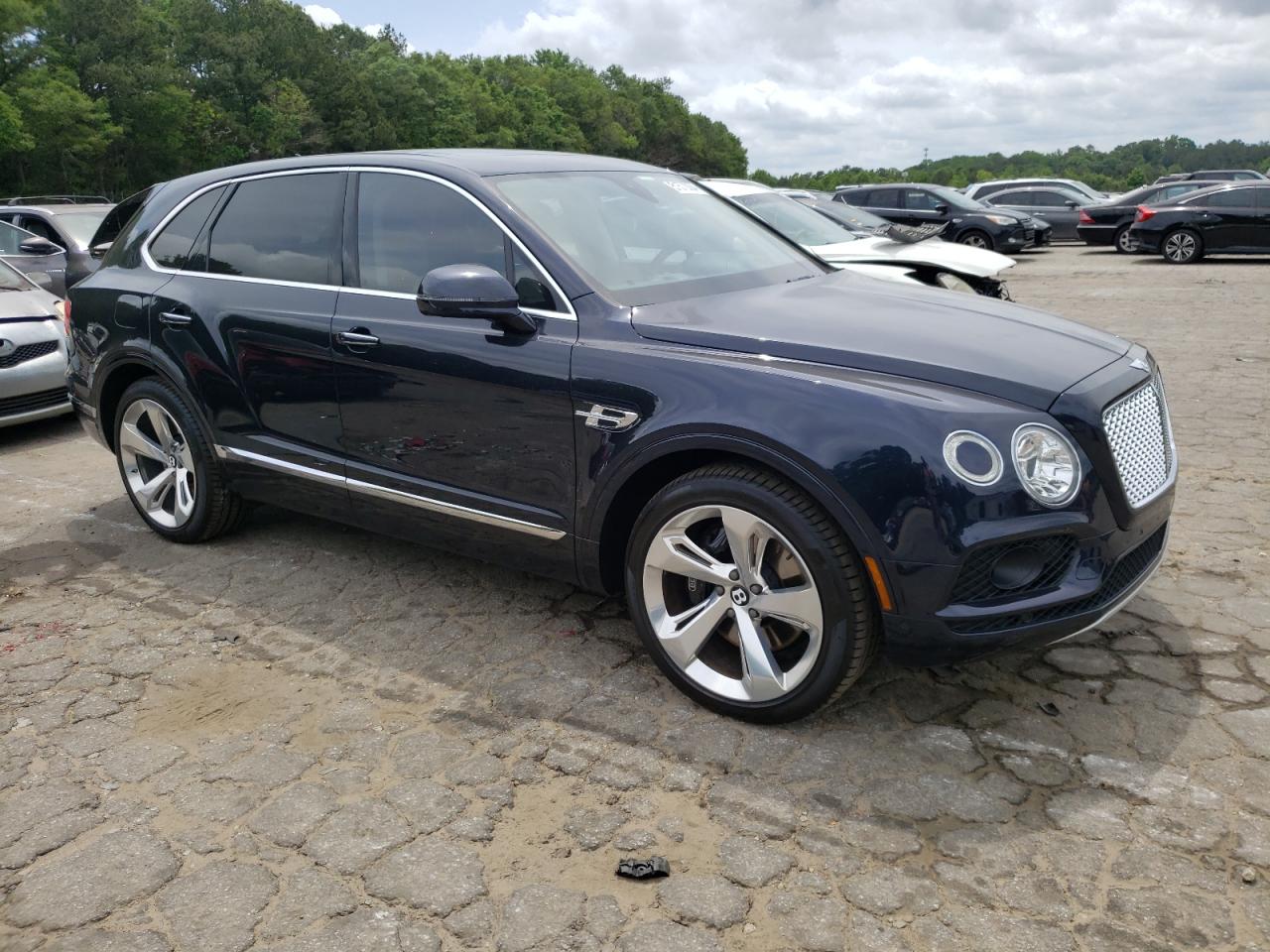 Автомобиль BENTLEY BENTAYGA 2018 | GrandCar Автомобиль BENTLEY BENTAYGA 2018 | GrandCar