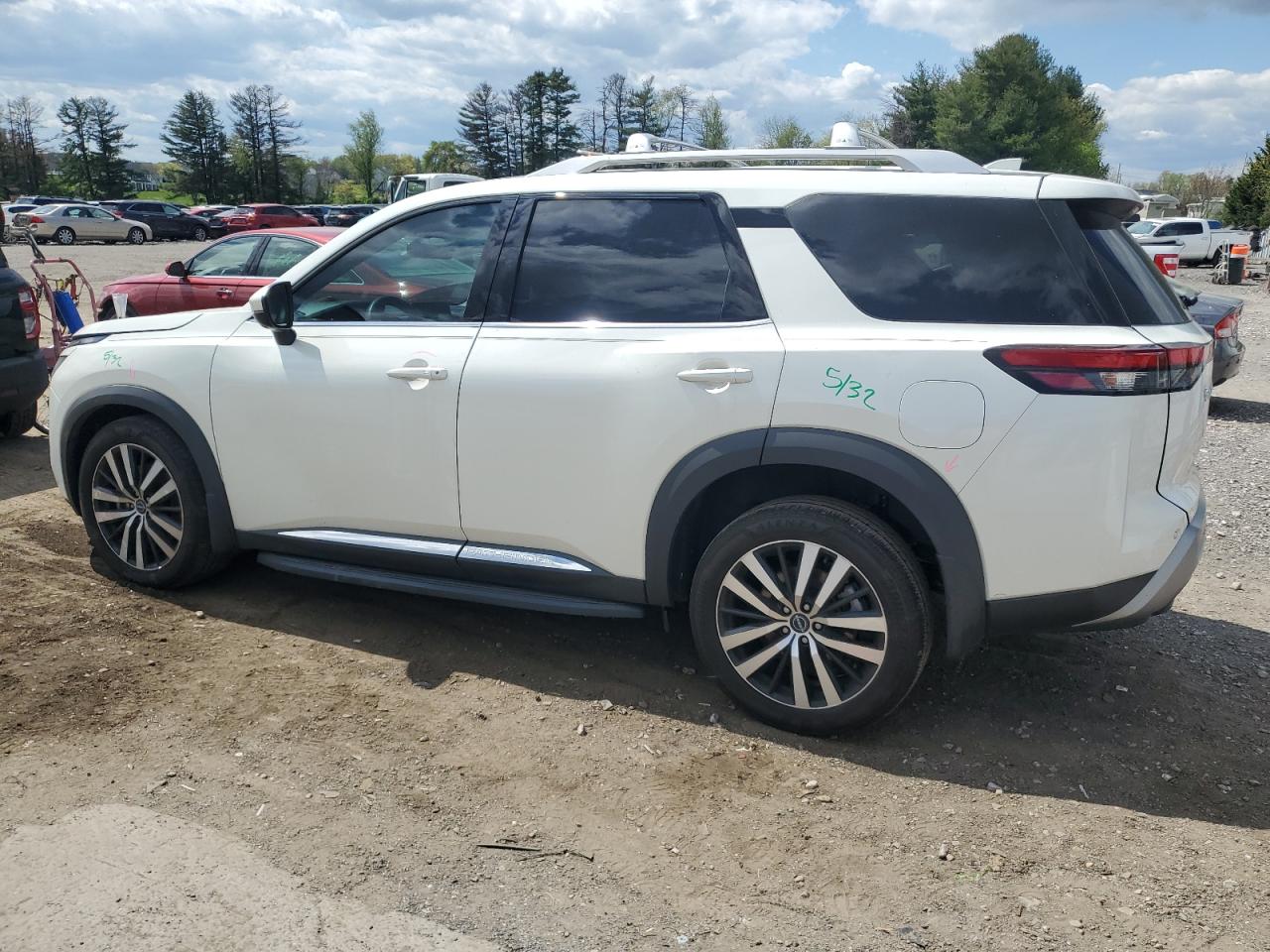Автомобиль NISSAN PATHFINDER PLATINUM 2023 | GrandCar Автомобиль NISSAN PATHFINDER PLATINUM 2023 | GrandCar