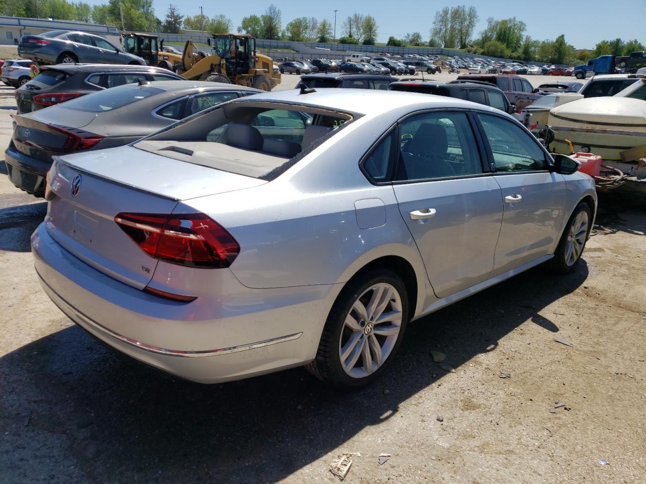 Автомобиль VOLKSWAGEN PASSAT WOLFSBURG 2019 | GrandCar Автомобиль VOLKSWAGEN PASSAT WOLFSBURG 2019 | GrandCar