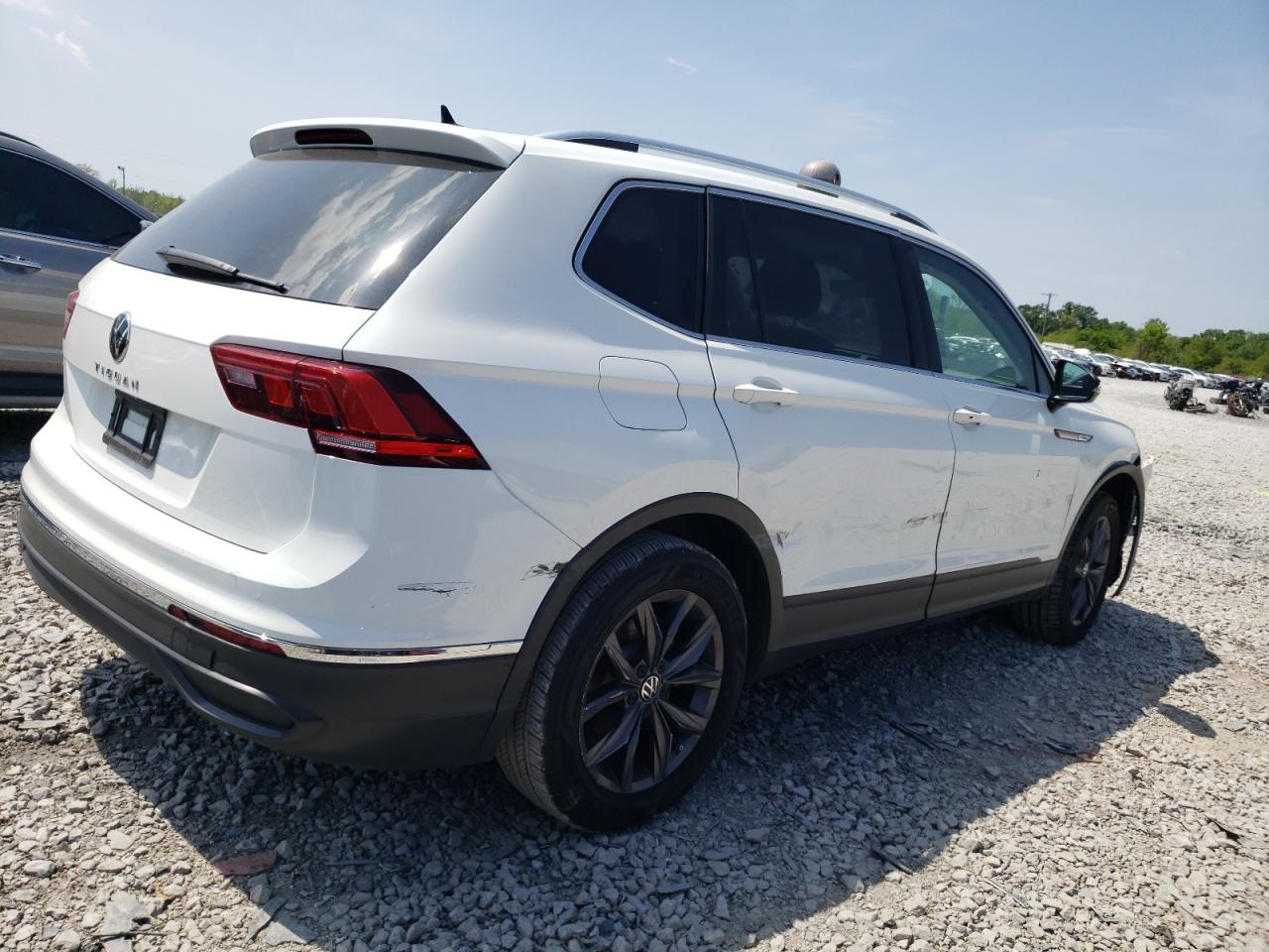 Автомобіль VOLKSWAGEN TIGUAN SE 2022 | GrandCar Автомобіль VOLKSWAGEN TIGUAN SE 2022 | GrandCar