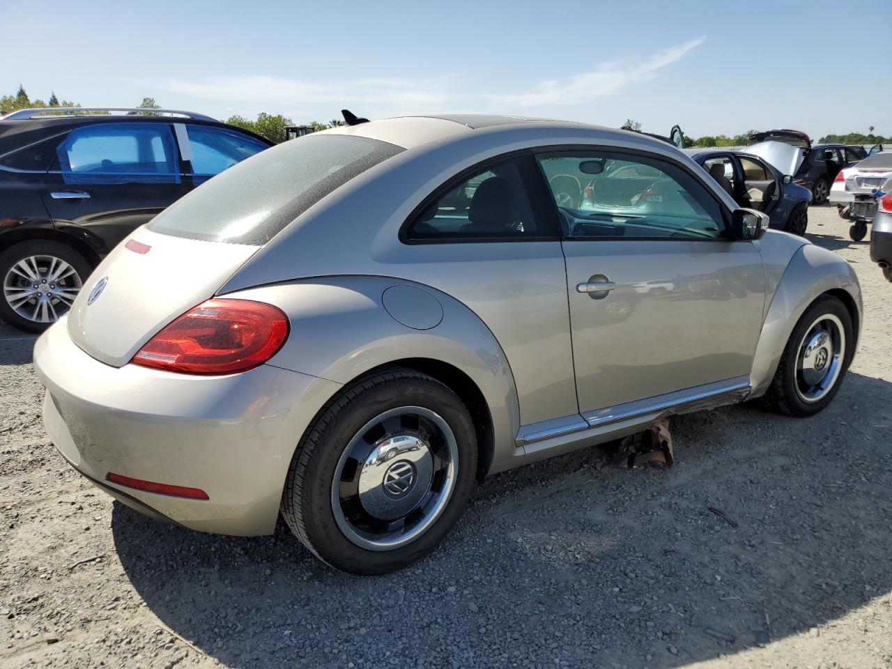 Автомобиль VOLKSWAGEN BEETLE 2013 | GrandCar Автомобиль VOLKSWAGEN BEETLE 2013 | GrandCar