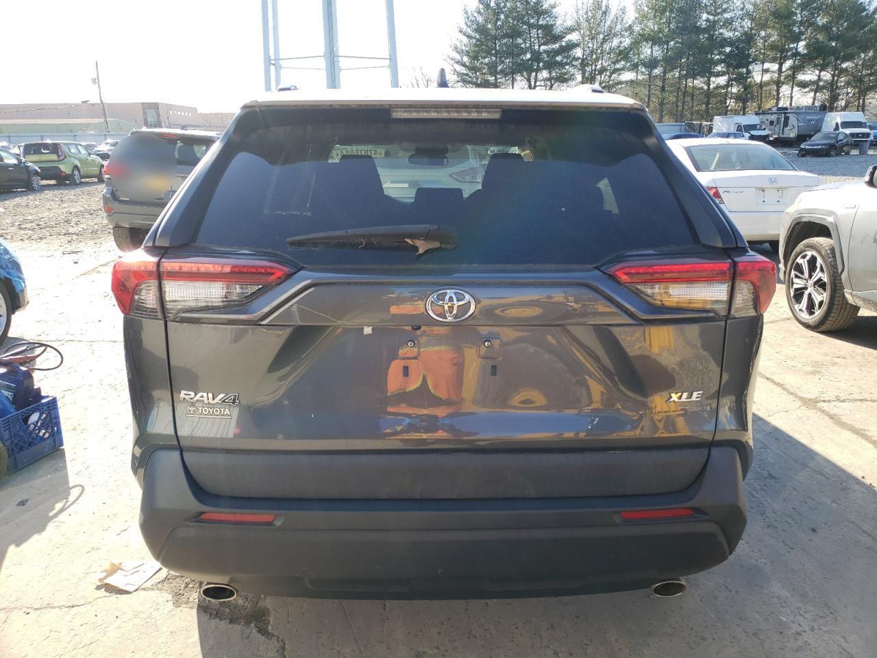 Автомобиль TOYOTA RAV4 XLE 2019 | GrandCar Автомобиль TOYOTA RAV4 XLE 2019 | GrandCar