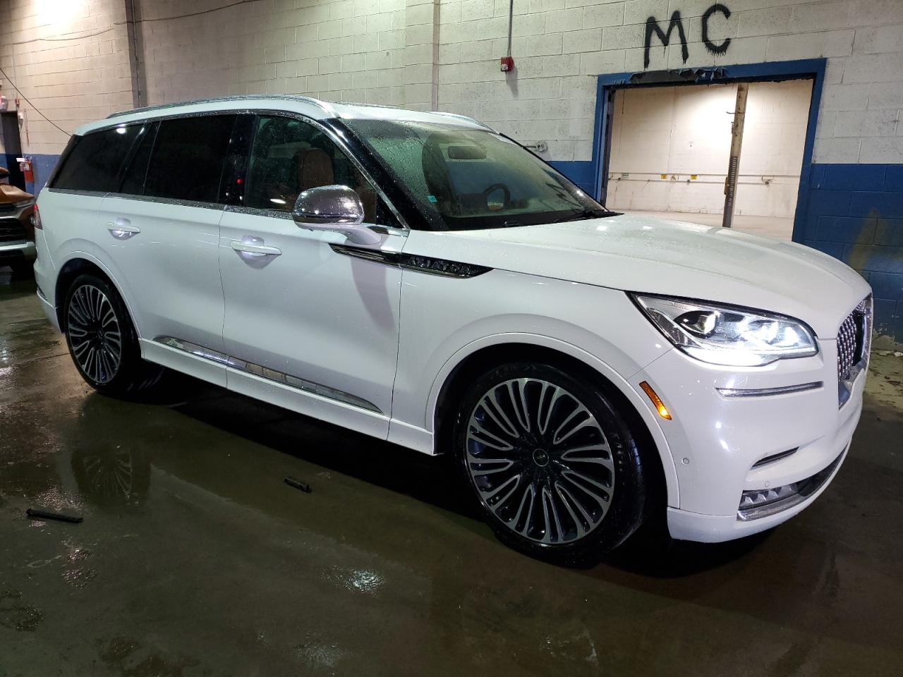 Автомобіль LINCOLN AVIATOR BLACK LABEL 2020 | GrandCar Автомобіль LINCOLN AVIATOR BLACK LABEL 2020 | GrandCar