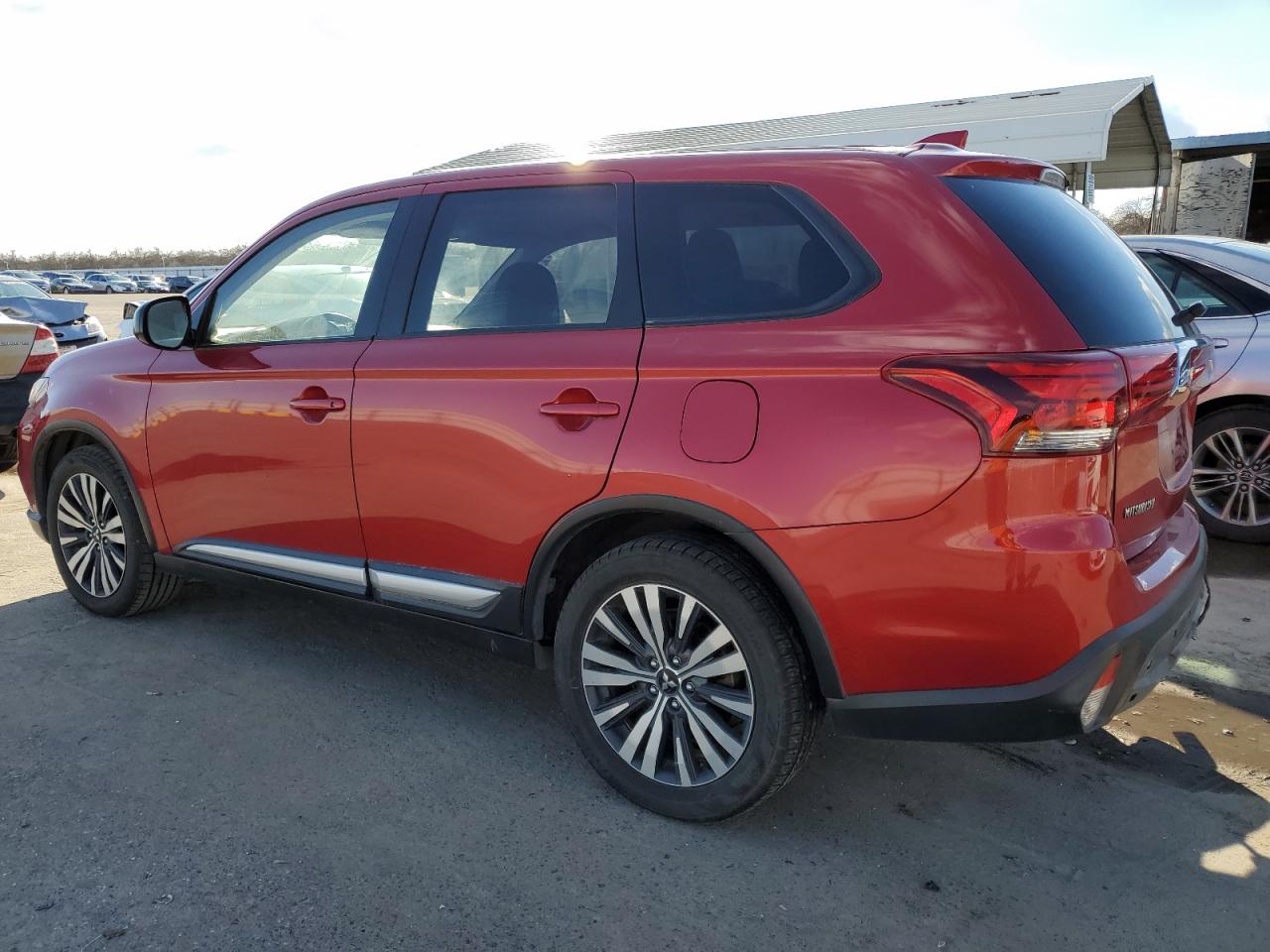 Автомобиль MITSUBISHI OUTLANDER ES 2019 | GrandCar Автомобиль MITSUBISHI OUTLANDER ES 2019 | GrandCar