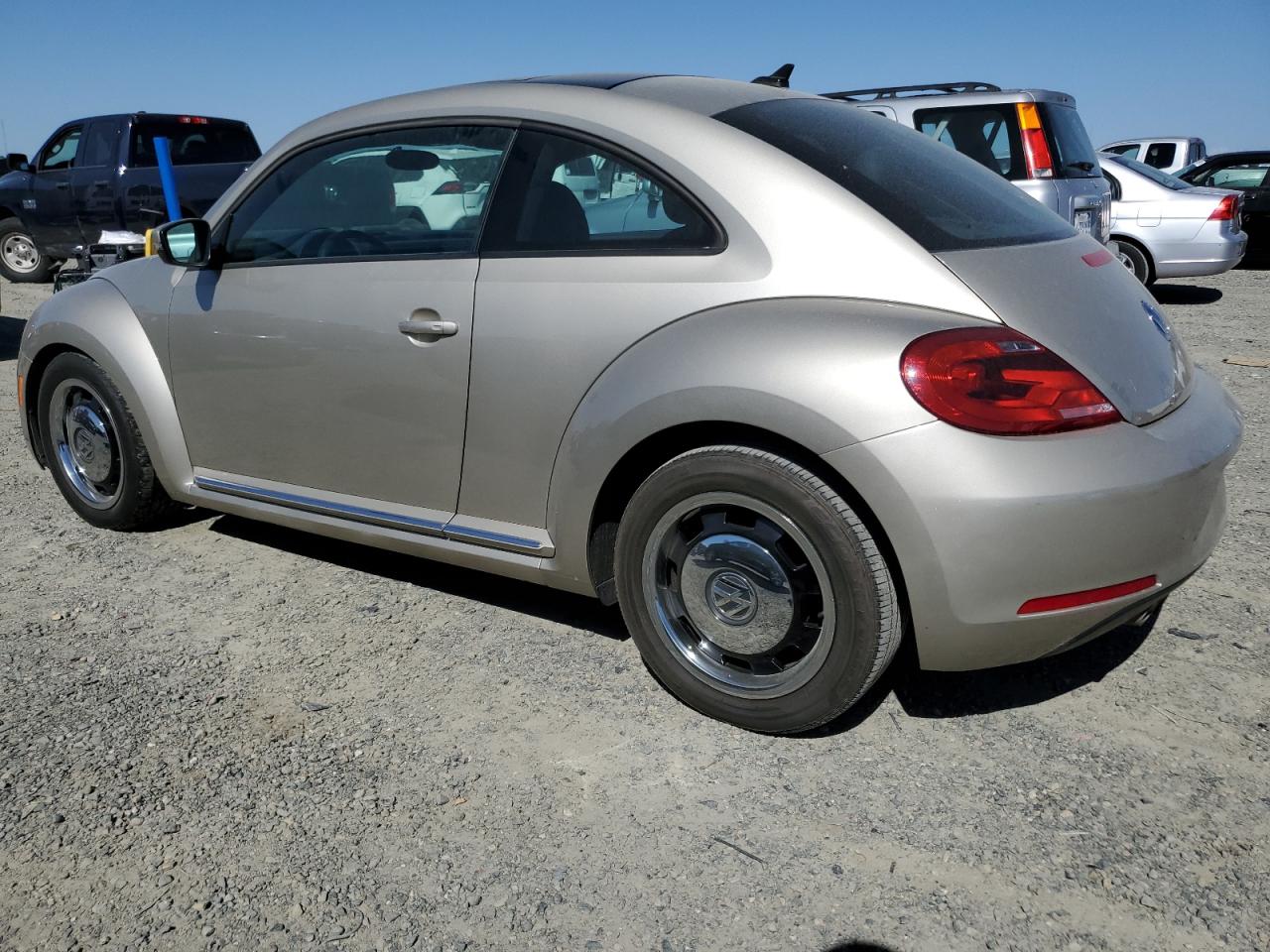 Автомобиль VOLKSWAGEN BEETLE 2013 | GrandCar Автомобиль VOLKSWAGEN BEETLE 2013 | GrandCar
