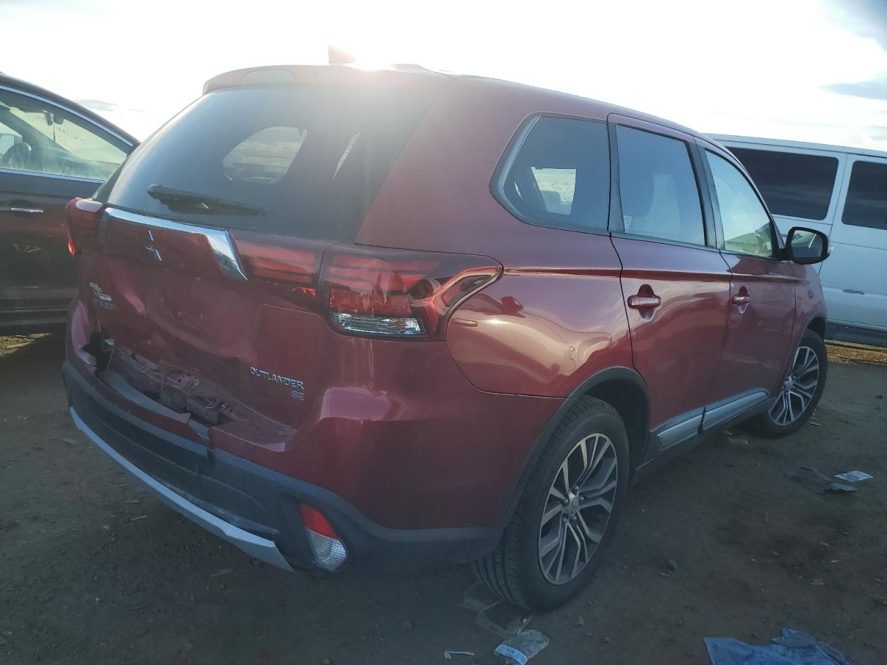 Автомобиль MITSUBISHI OUTLANDER SE 2018 | GrandCar Автомобиль MITSUBISHI OUTLANDER SE 2018 | GrandCar
