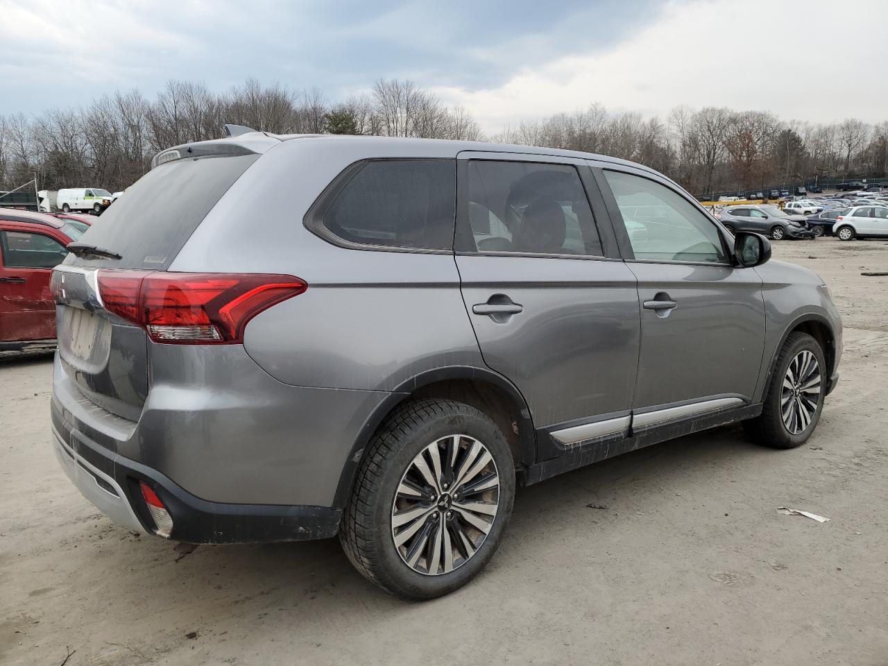 Автомобиль MITSUBISHI OUTLANDER SE 2020 | GrandCar Автомобиль MITSUBISHI OUTLANDER SE 2020 | GrandCar