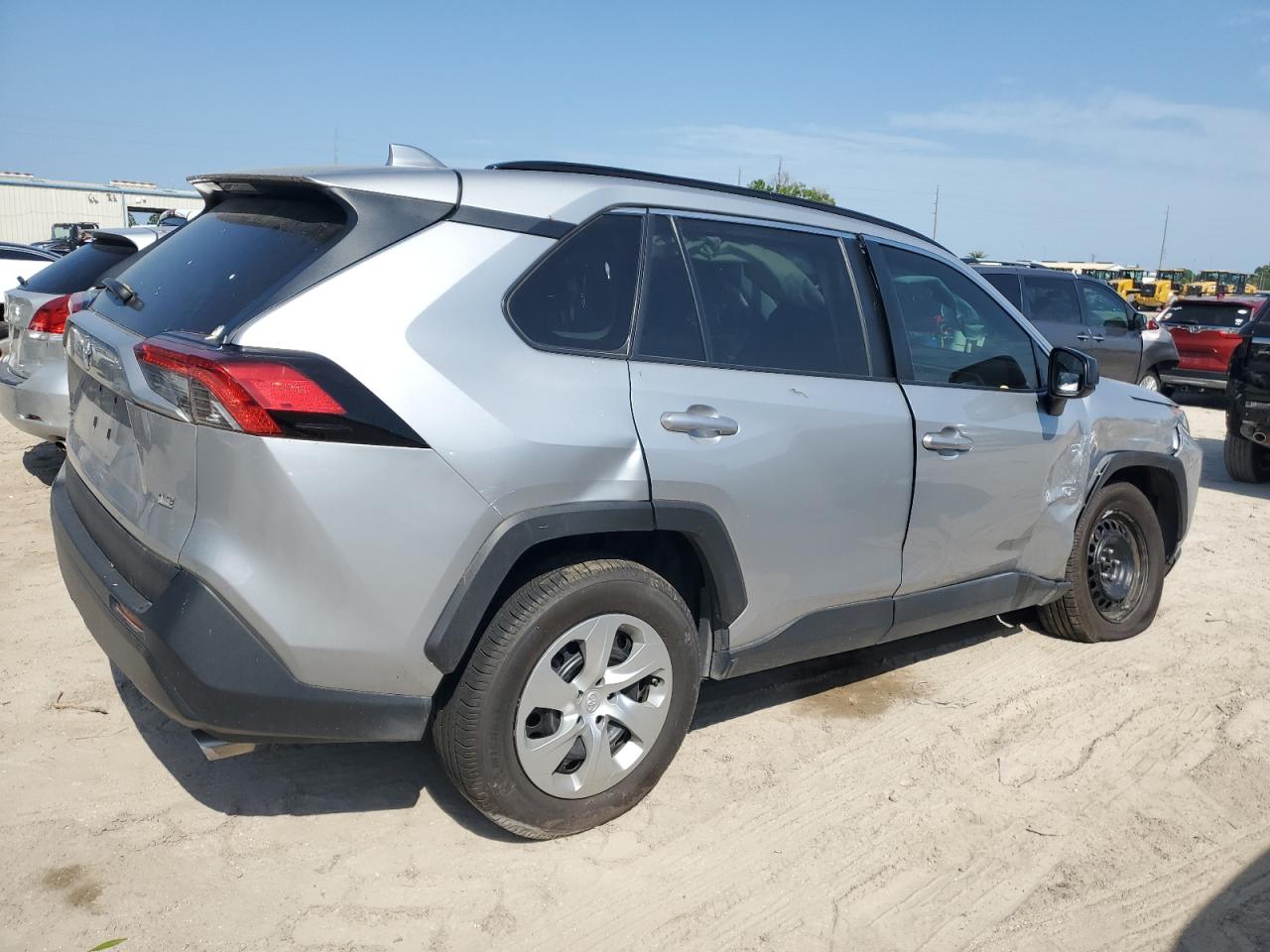 Автомобіль TOYOTA RAV4 LE 2019 | GrandCar Автомобіль TOYOTA RAV4 LE 2019 | GrandCar