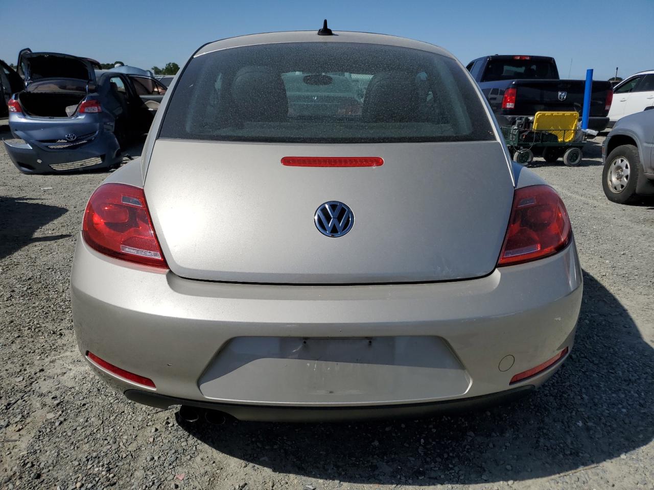 Автомобиль VOLKSWAGEN BEETLE 2013 | GrandCar Автомобиль VOLKSWAGEN BEETLE 2013 | GrandCar