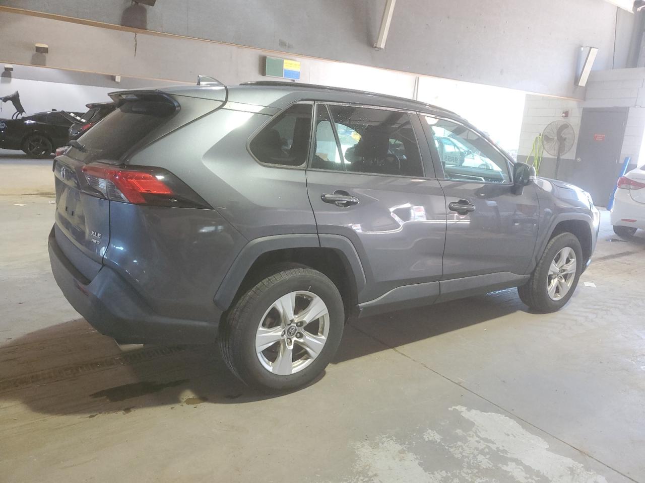 Автомобіль TOYOTA RAV4 XLE 2019 | GrandCar Автомобіль TOYOTA RAV4 XLE 2019 | GrandCar