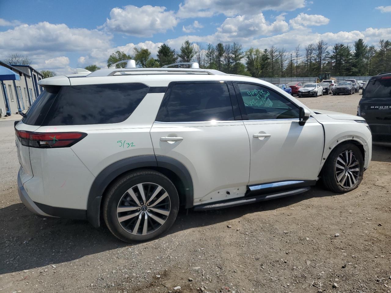 Автомобиль NISSAN PATHFINDER PLATINUM 2023 | GrandCar Автомобиль NISSAN PATHFINDER PLATINUM 2023 | GrandCar
