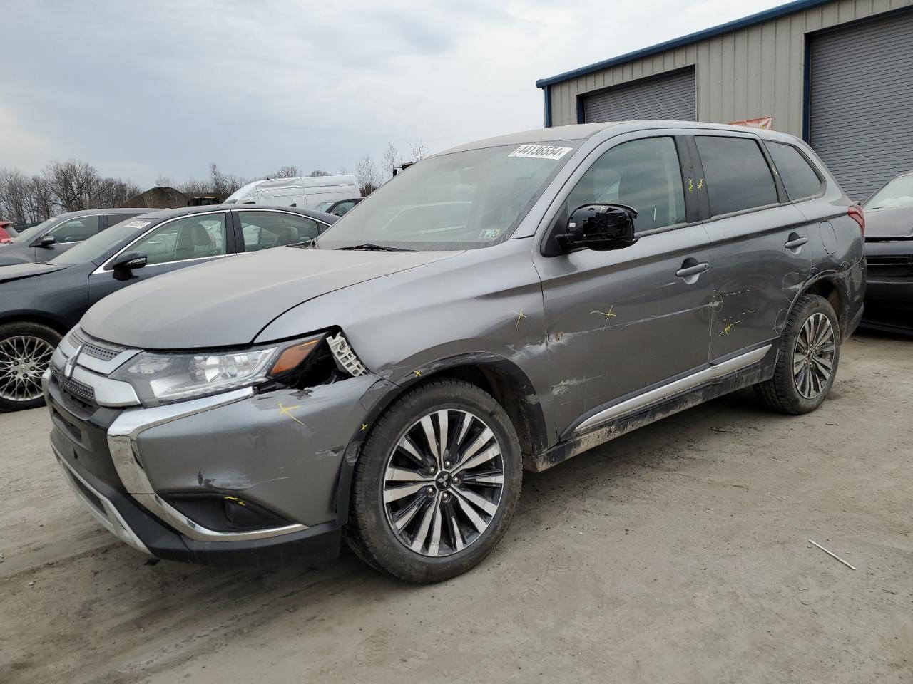 Автомобиль MITSUBISHI OUTLANDER SE 2020 | GrandCar Автомобиль MITSUBISHI OUTLANDER SE 2020 | GrandCar