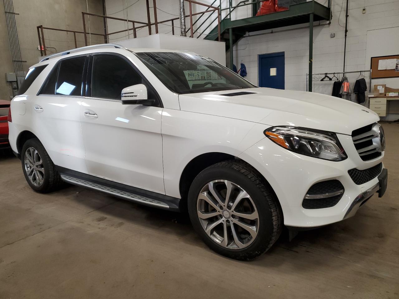 Автомобиль MERCEDES-BENZ GLE 350 4MATIC 2016 | GrandCar