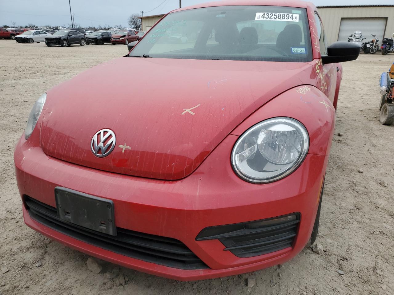 Автомобиль VOLKSWAGEN BEETLE S 2018 | GrandCar Автомобиль VOLKSWAGEN BEETLE S 2018 | GrandCar