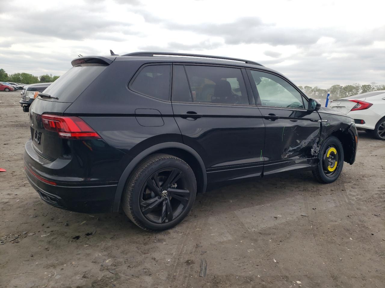 Автомобиль VOLKSWAGEN TIGUAN SE R-LINE BLACK 2024 | GrandCar Автомобиль VOLKSWAGEN TIGUAN SE R-LINE BLACK 2024 | GrandCar