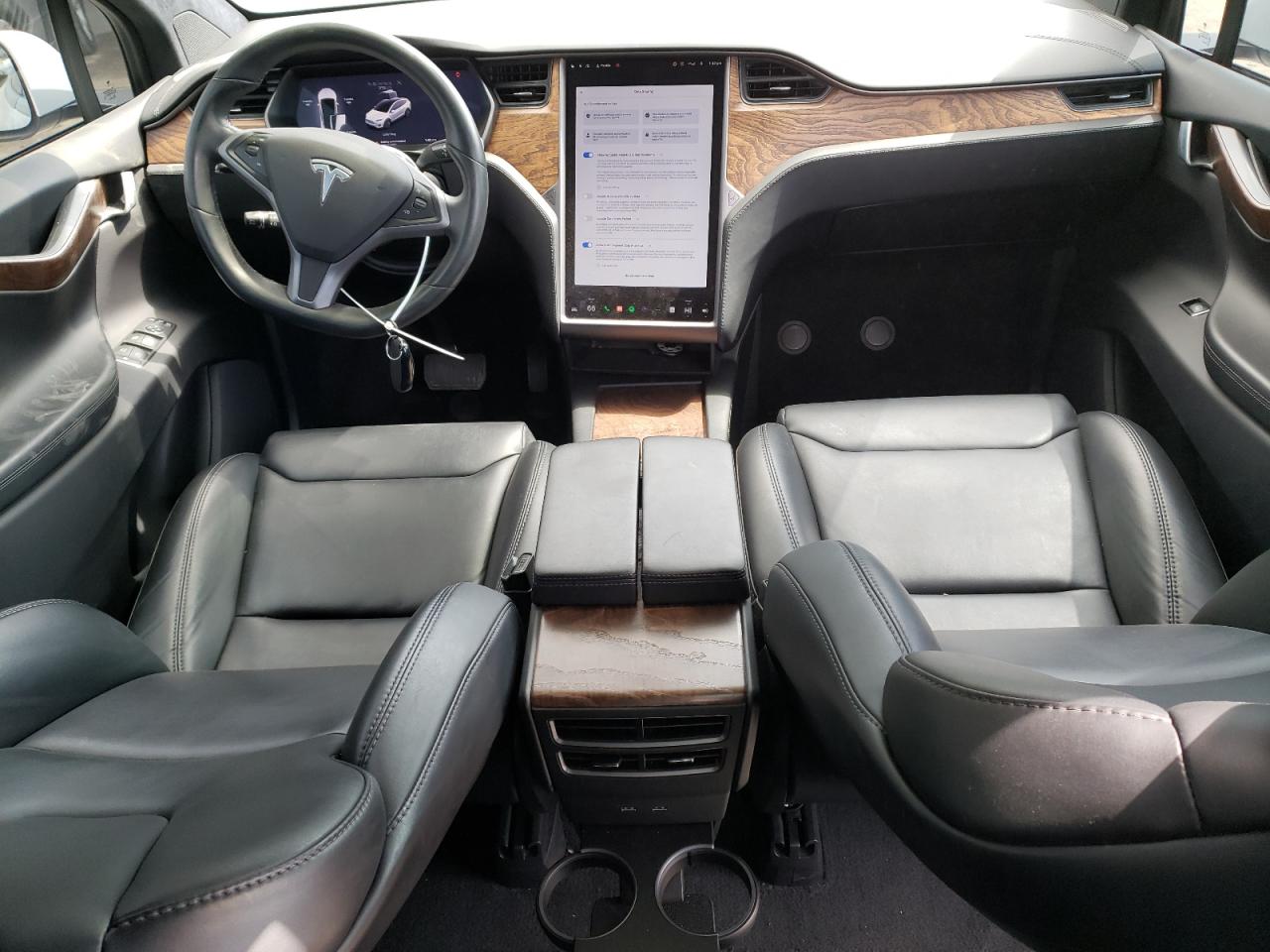 Автомобіль TESLA MODEL X 2018 | GrandCar Автомобіль TESLA MODEL X 2018 | GrandCar