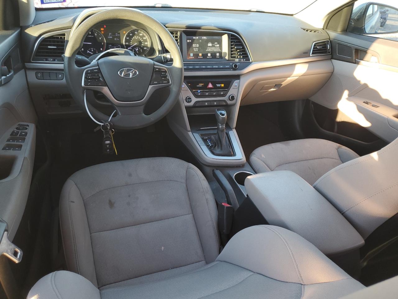 Автомобиль HYUNDAI ELANTRA SE 2018 | GrandCar Автомобиль HYUNDAI ELANTRA SE 2018 | GrandCar