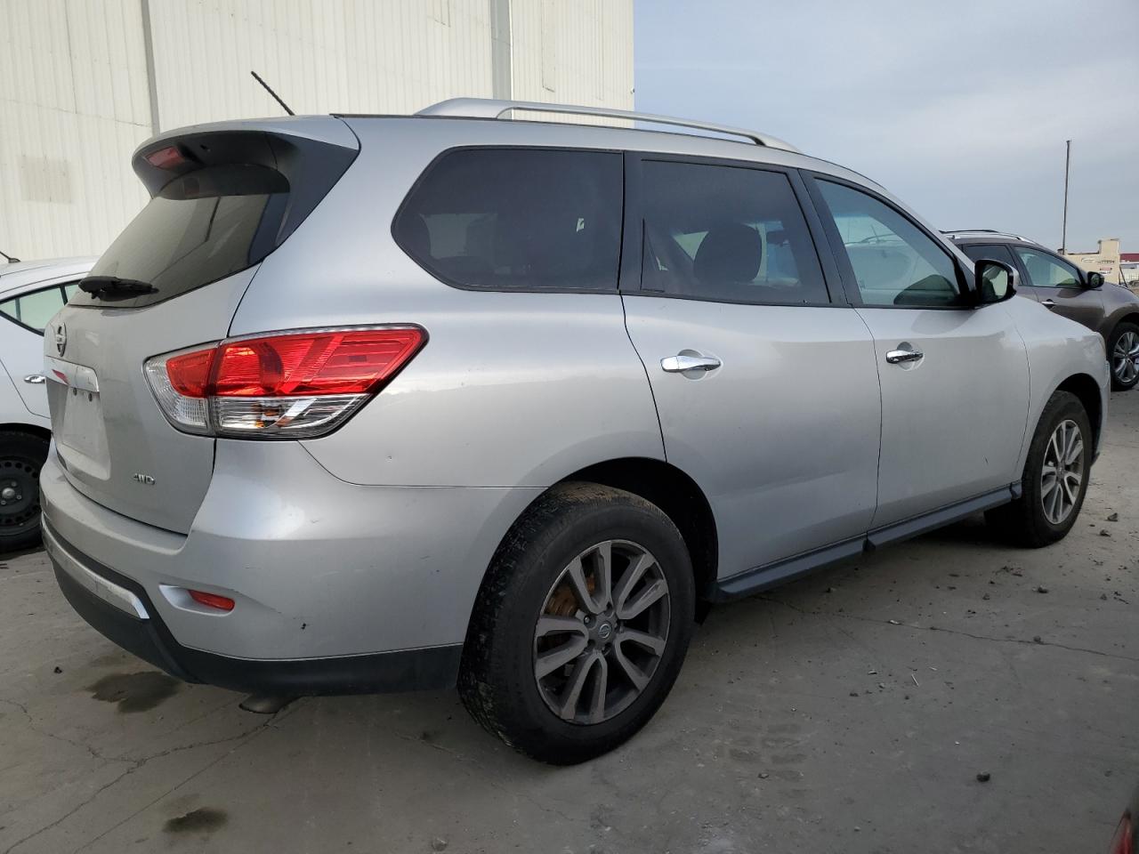 Автомобиль NISSAN PATHFINDER S 2015 | GrandCar Автомобиль NISSAN PATHFINDER S 2015 | GrandCar