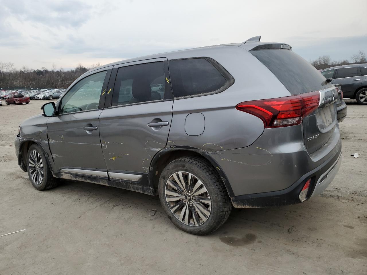 Автомобиль MITSUBISHI OUTLANDER SE 2020 | GrandCar Автомобиль MITSUBISHI OUTLANDER SE 2020 | GrandCar