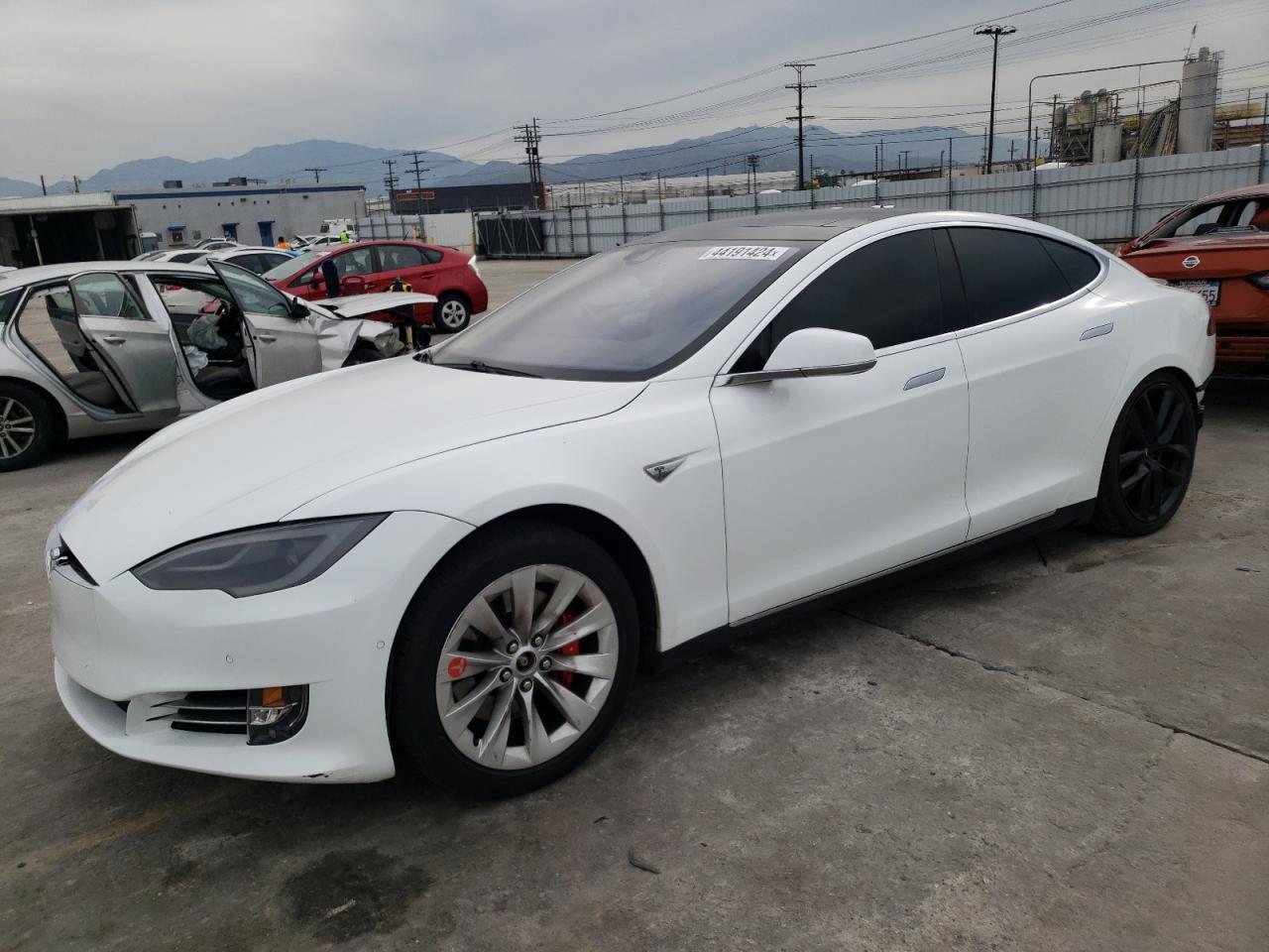Автомобиль TESLA MODEL S 2015 | GrandCar Автомобиль TESLA MODEL S 2015 | GrandCar