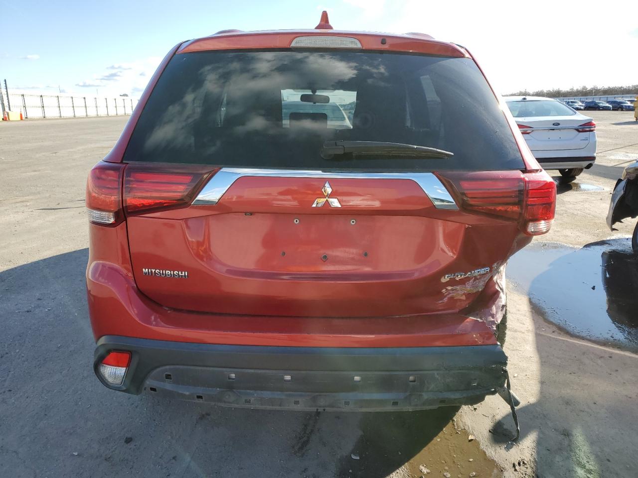 Автомобиль MITSUBISHI OUTLANDER ES 2019 | GrandCar Автомобиль MITSUBISHI OUTLANDER ES 2019 | GrandCar
