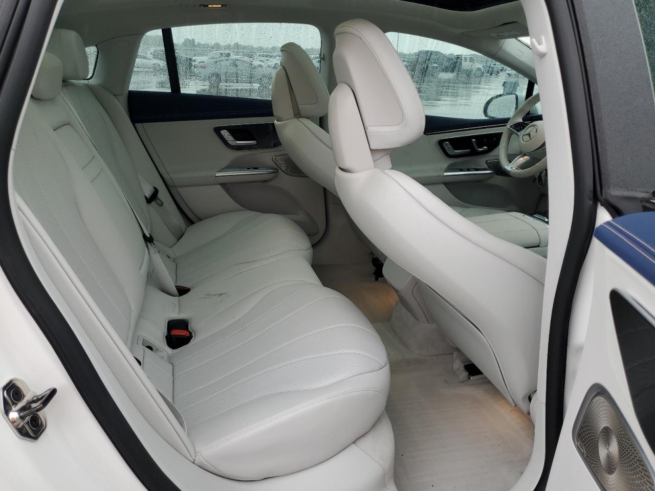 Автомобиль MERCEDES-BENZ EQE SEDAN 350 4MATIC 2023 | GrandCar Автомобиль MERCEDES-BENZ EQE SEDAN 350 4MATIC 2023 | GrandCar