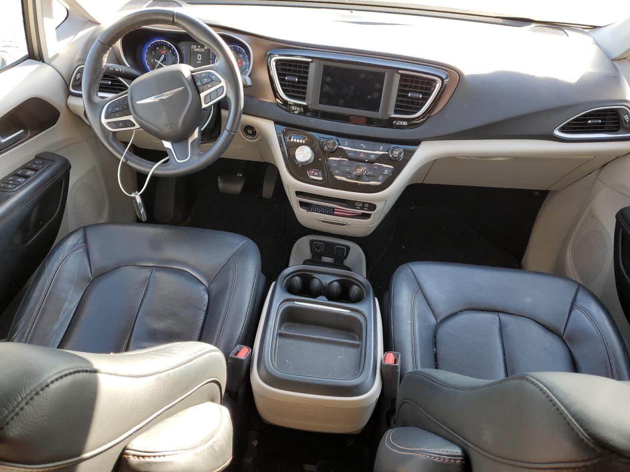 Автомобіль CHRYSLER PACIFICA TOURING L 2018 | GrandCar Автомобіль CHRYSLER PACIFICA TOURING L 2018 | GrandCar