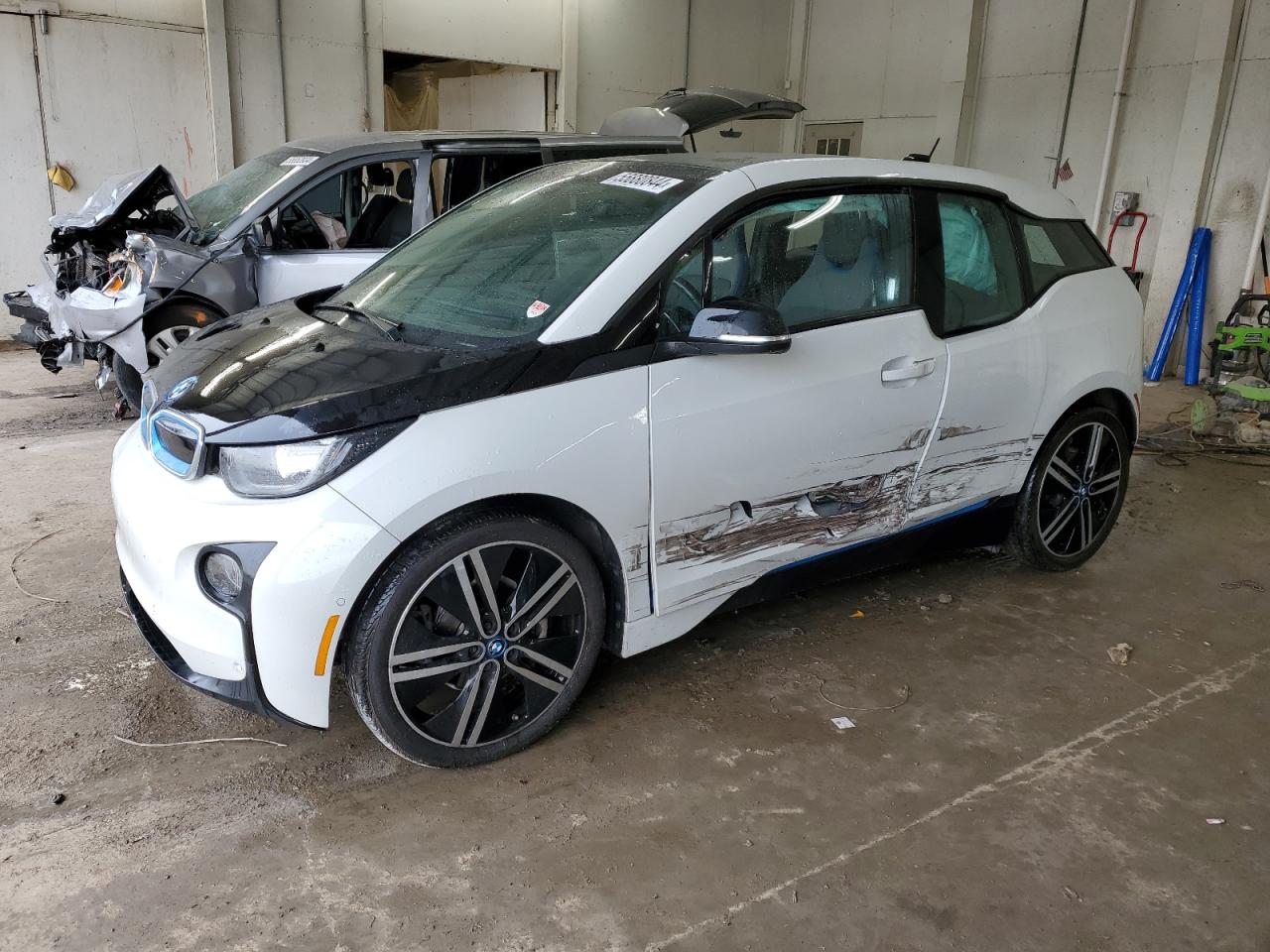 Автомобіль BMW I3 REX 2016 | GrandCar Автомобіль BMW I3 REX 2016 | GrandCar