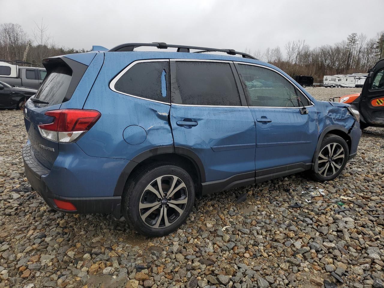 Автомобиль SUBARU FORESTER LIMITED 2019 | GrandCar Автомобиль SUBARU FORESTER LIMITED 2019 | GrandCar