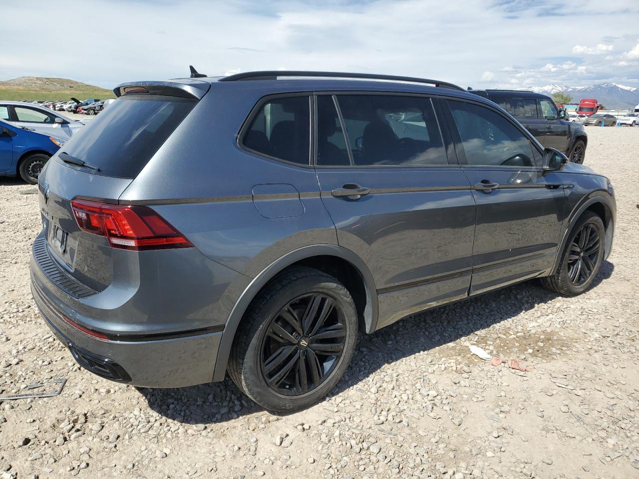 Автомобіль VOLKSWAGEN TIGUAN SE R-LINE BLACK 2022 | GrandCar Автомобіль VOLKSWAGEN TIGUAN SE R-LINE BLACK 2022 | GrandCar