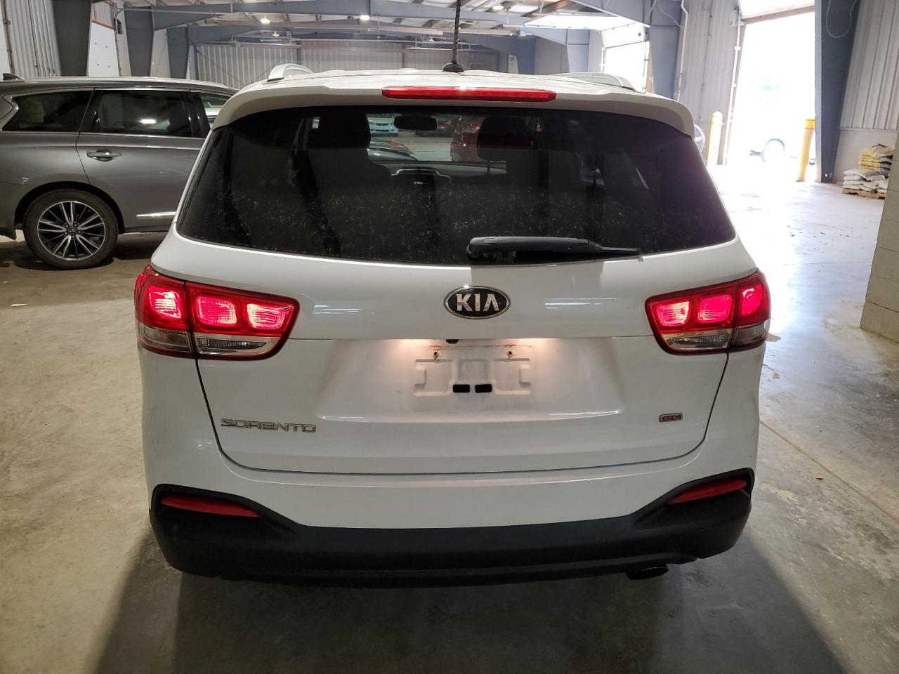 Автомобиль KIA SORENTO LX 2016 | GrandCar Автомобиль KIA SORENTO LX 2016 | GrandCar