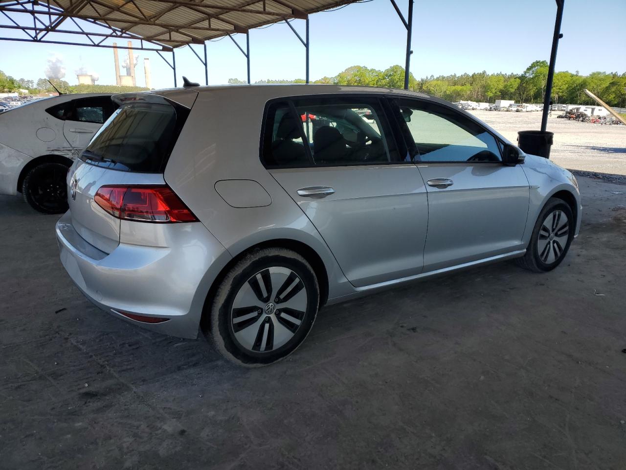 Автомобиль VOLKSWAGEN E-GOLF SE 2016 | GrandCar Автомобиль VOLKSWAGEN E-GOLF SE 2016 | GrandCar