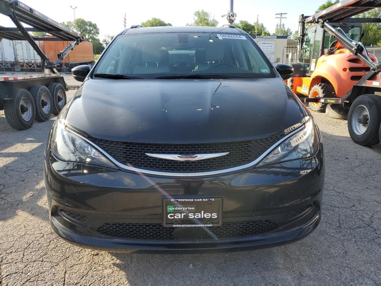 Автомобиль CHRYSLER VOYAGER LXI 2021 | GrandCar Автомобиль CHRYSLER VOYAGER LXI 2021 | GrandCar