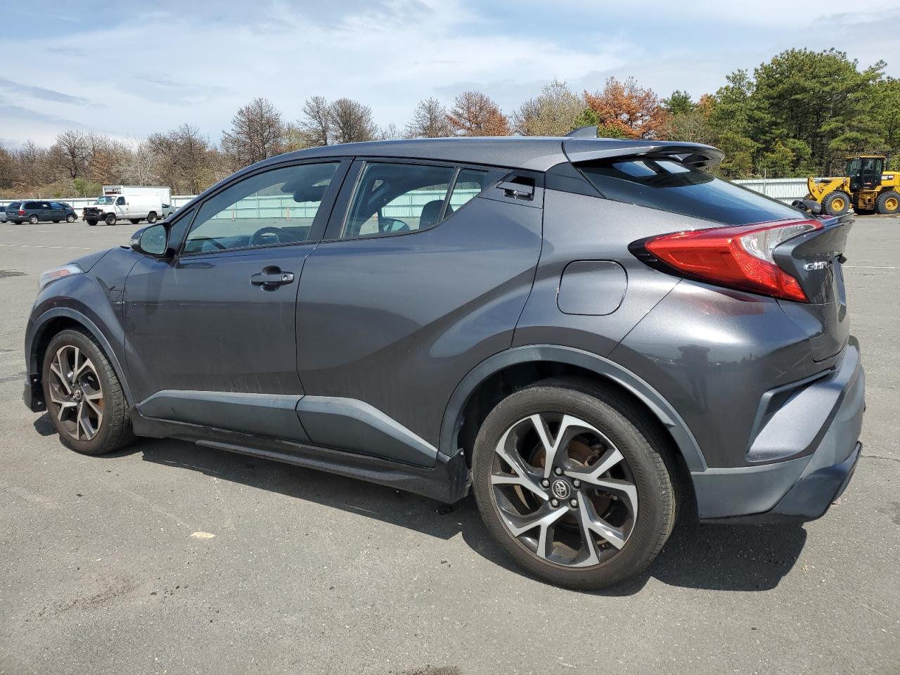 Автомобіль TOYOTA C-HR XLE 2018 | GrandCar Автомобіль TOYOTA C-HR XLE 2018 | GrandCar