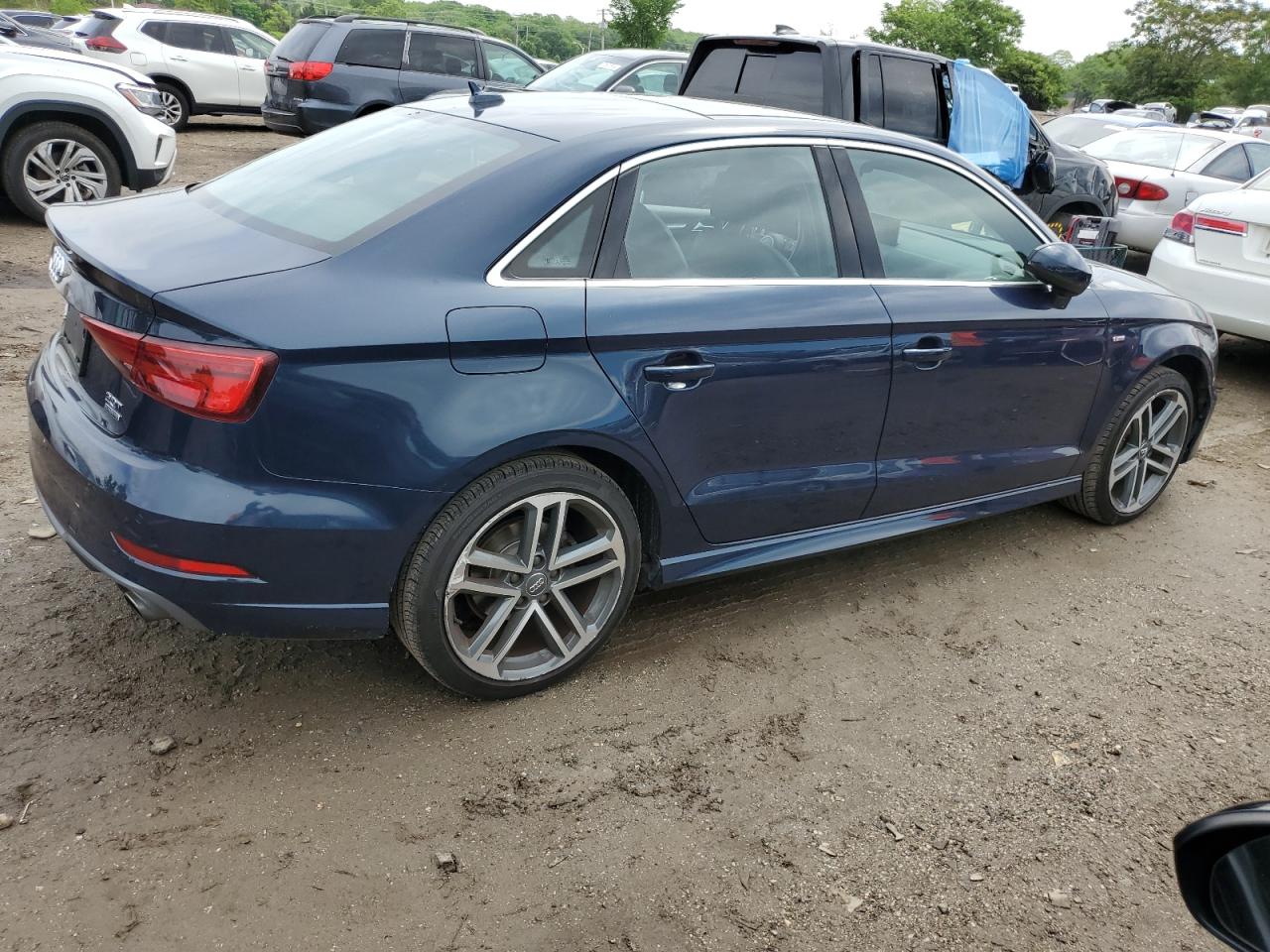 Автомобиль AUDI A3 PREMIUM PLUS 2018 | GrandCar Автомобиль AUDI A3 PREMIUM PLUS 2018 | GrandCar