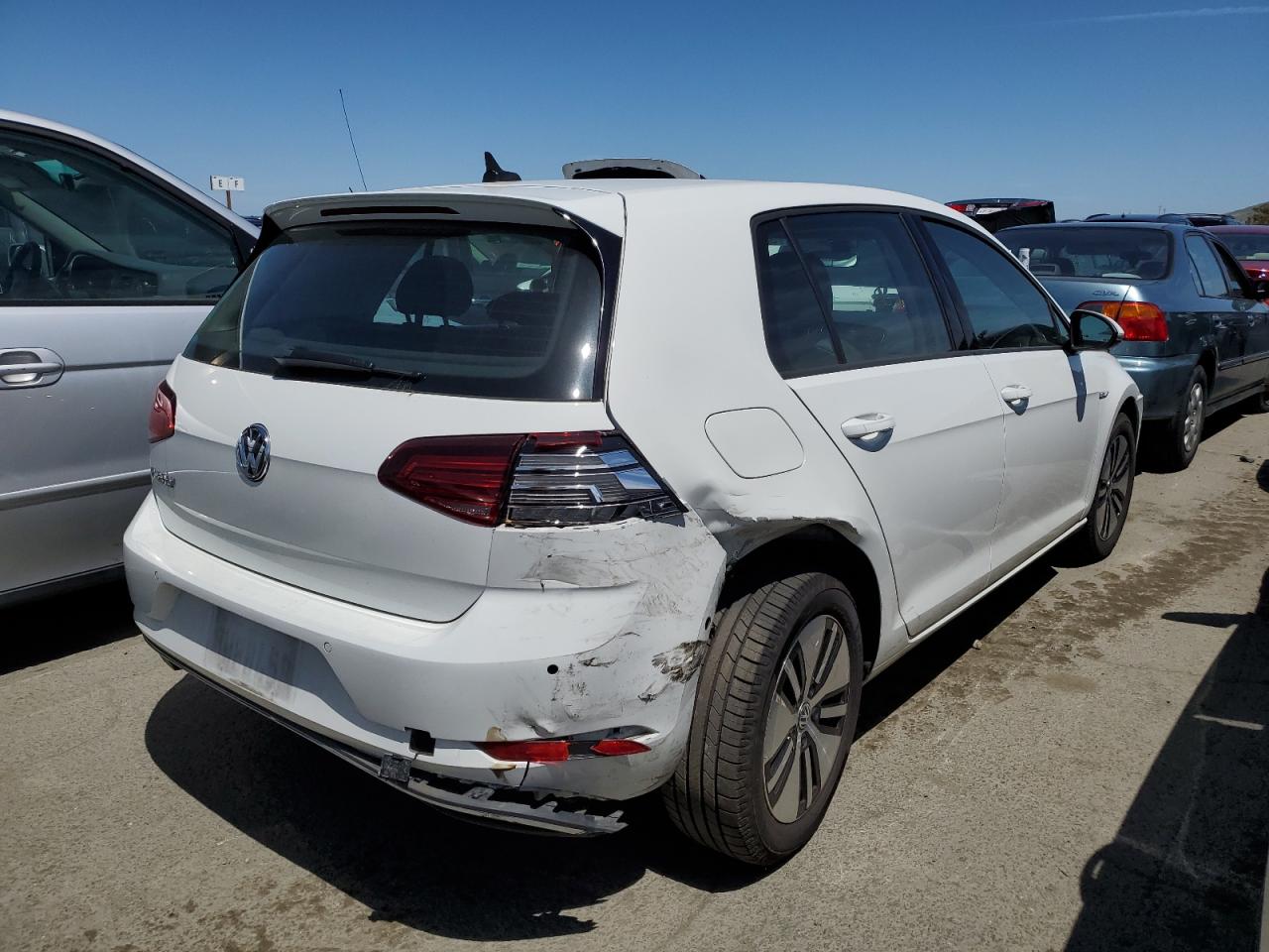 Автомобиль VOLKSWAGEN E-GOLF SEL PREMIUM 2019 | GrandCar Автомобиль VOLKSWAGEN E-GOLF SEL PREMIUM 2019 | GrandCar