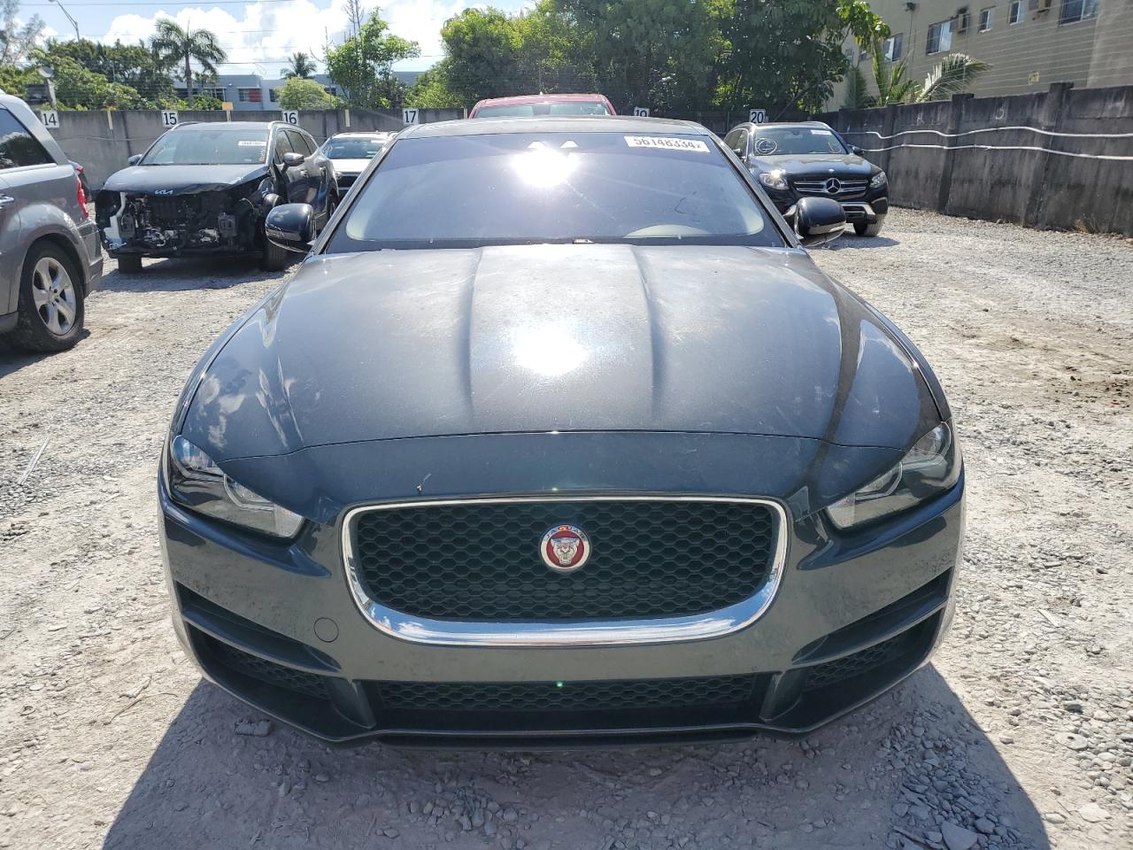 Автомобиль JAGUAR XE PREMIUM 2017 | GrandCar Автомобиль JAGUAR XE PREMIUM 2017 | GrandCar