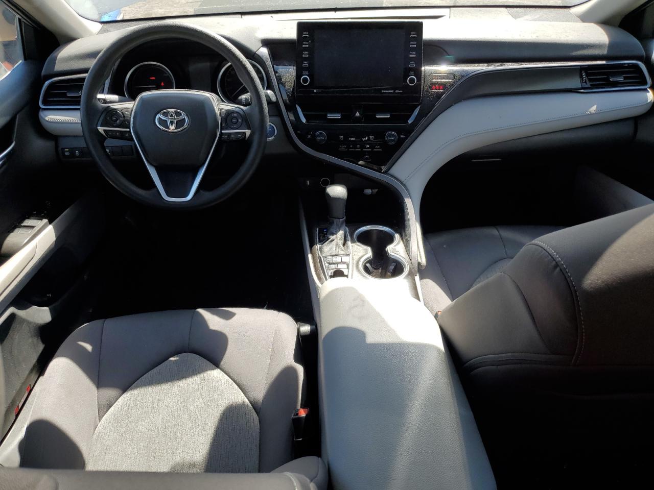Автомобіль TOYOTA CAMRY LE 2023 | GrandCar Автомобіль TOYOTA CAMRY LE 2023 | GrandCar