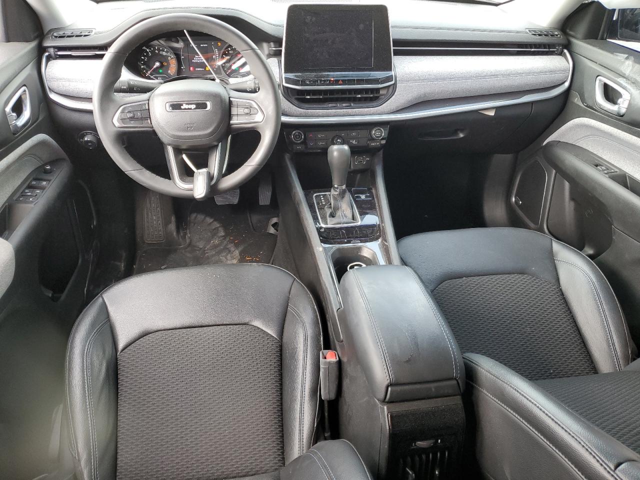 Автомобиль JEEP COMPASS LATITUDE 2022 | GrandCar Автомобиль JEEP COMPASS LATITUDE 2022 | GrandCar