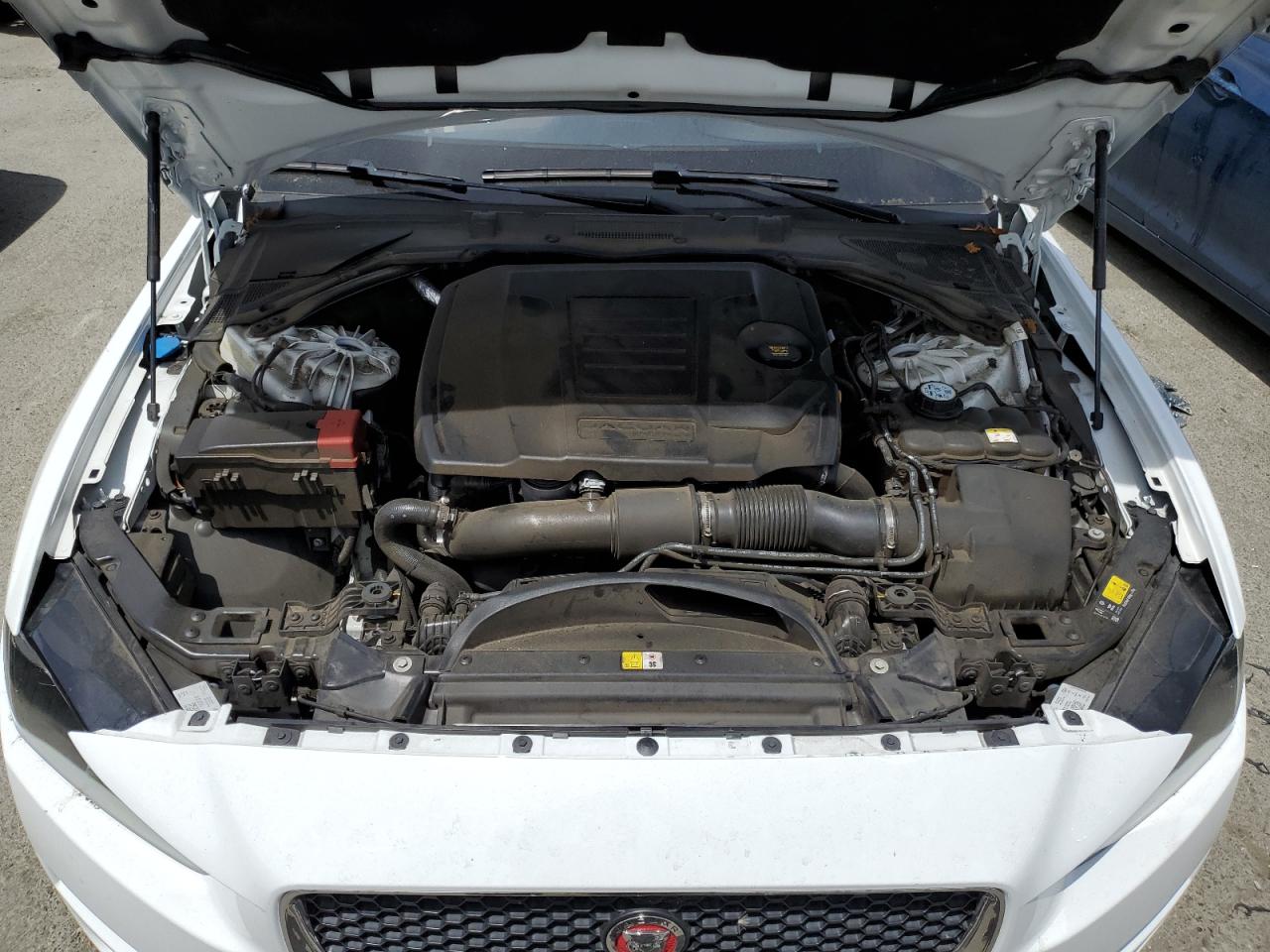 Автомобиль JAGUAR XE PREMIUM 2018 | GrandCar Автомобиль JAGUAR XE PREMIUM 2018 | GrandCar